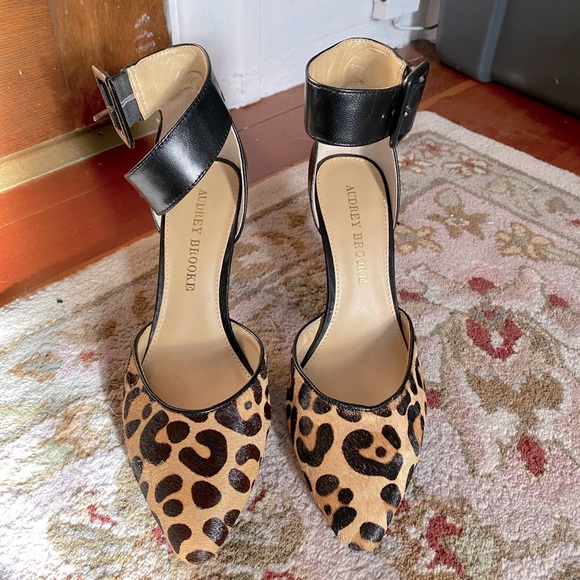 BRAND NEW LEOPARD & LEATHER WITH ANKLE STRAPS- HEELS!! - Picture 2 of 10